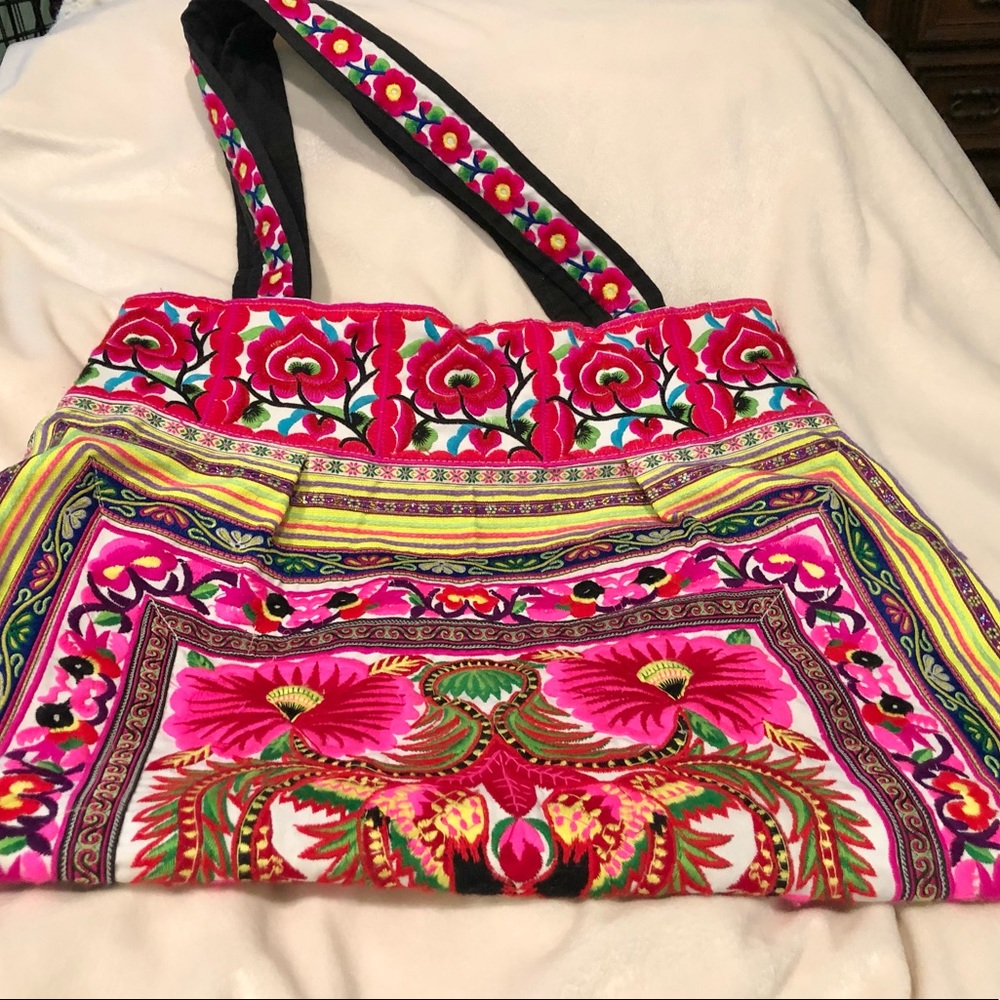 Multi-Colored Thread-Designed Bag - image 8